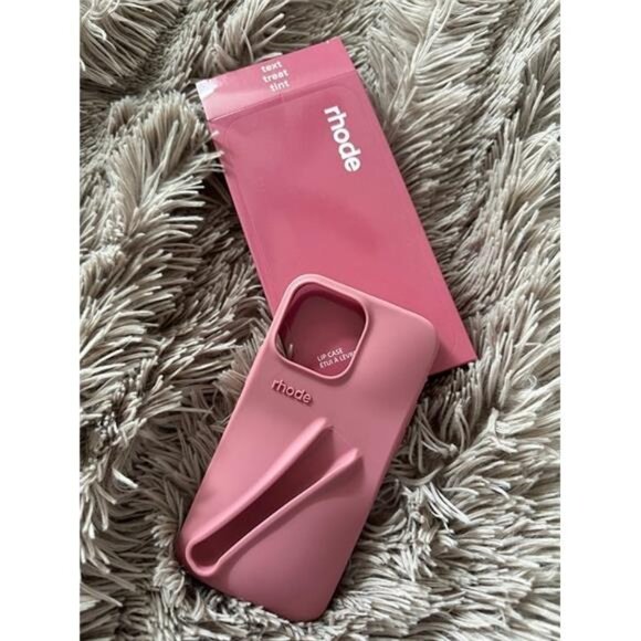 Rhode Lip Case iPhone 14 - 15 Pro Max phone case - Picture 3 of 4